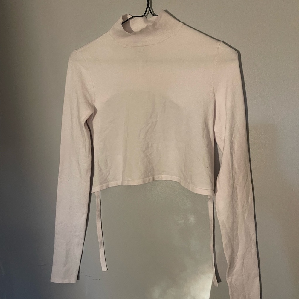 Sundeh long sleeve crop